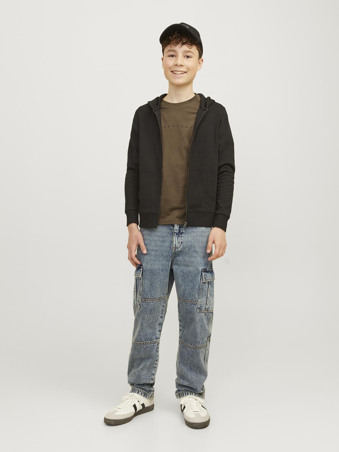 model_shot-front_full